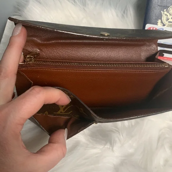 ❌SOLD❌ 2002 authentic Louis Vuitton Sarah wallet - Picture 9 of 17